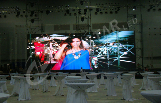 Waterproof P4 Rental LED Video Wall 1R1G1B SMD 3 in 1 Indoor Full Color LED Display